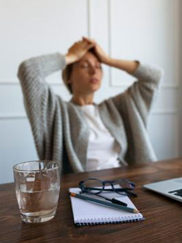 Suskunluğun İçindeki Yorgunluk: Tükenmişlik Sendromu